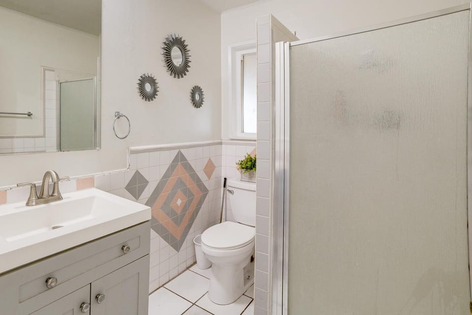 Work and Play! Studio 7 Mi to Dtwn San Bernardino House in Colton