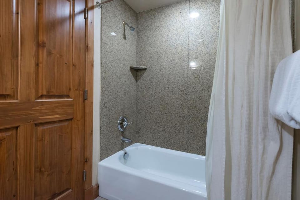 Zermatt Double Queen Suite Near Park City - 3074 Apartment in Midway