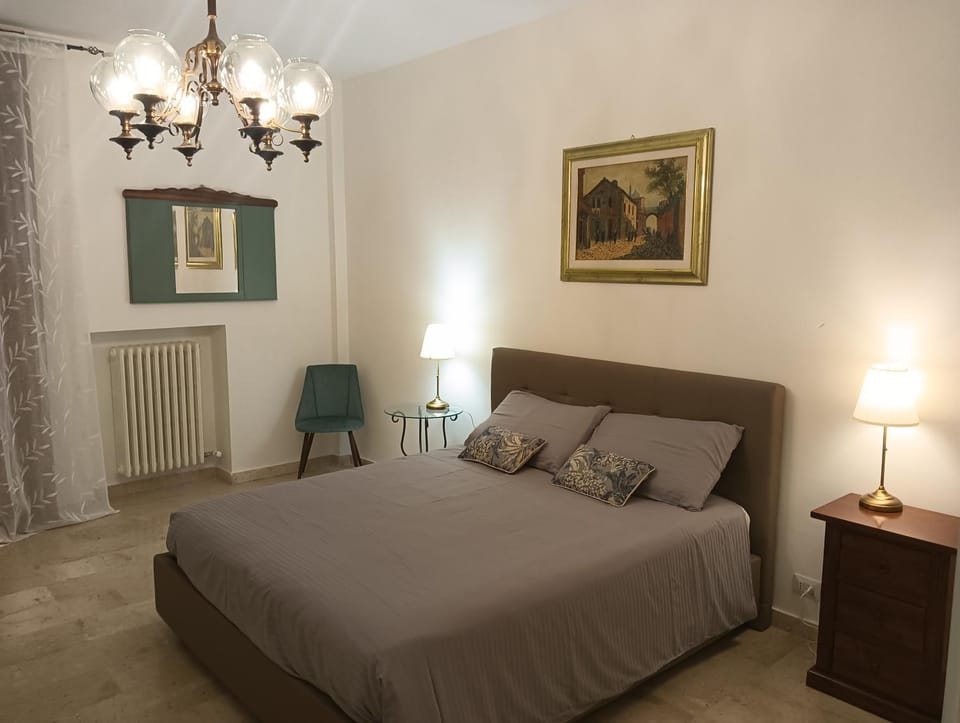 Bed, Photo of the whole room, Bedroom, internet