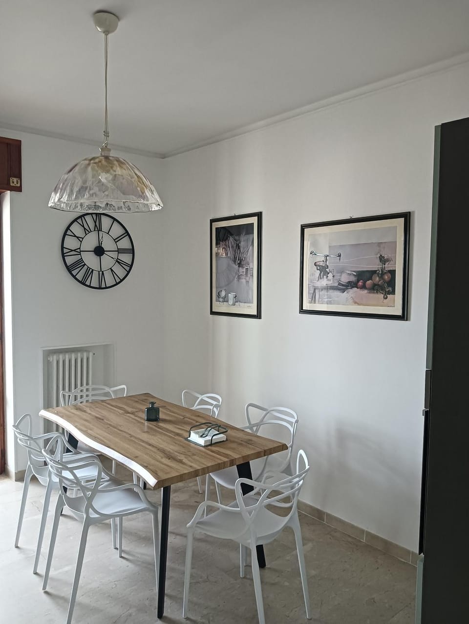 Seating area, Dining area