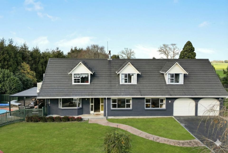 Property building, Day