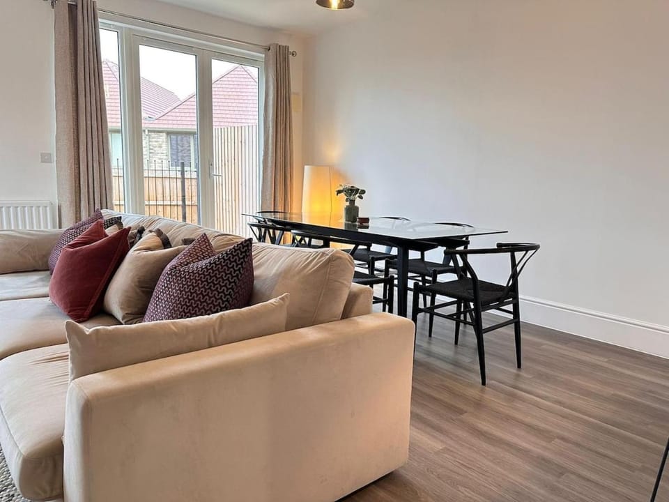 Urban Luxury Escape in Oxford City House in Oxford