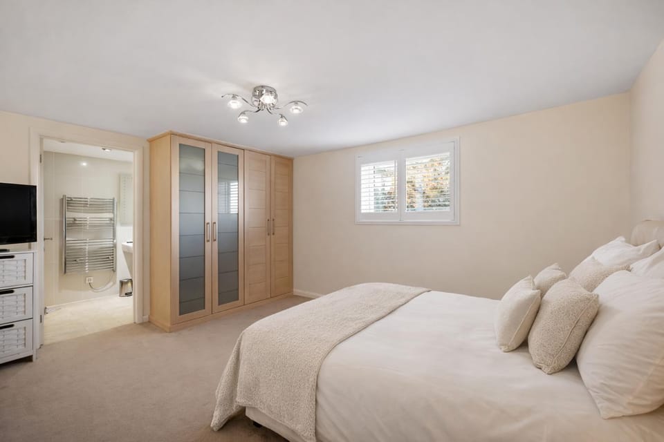 Bed, Bedroom, wardrobe