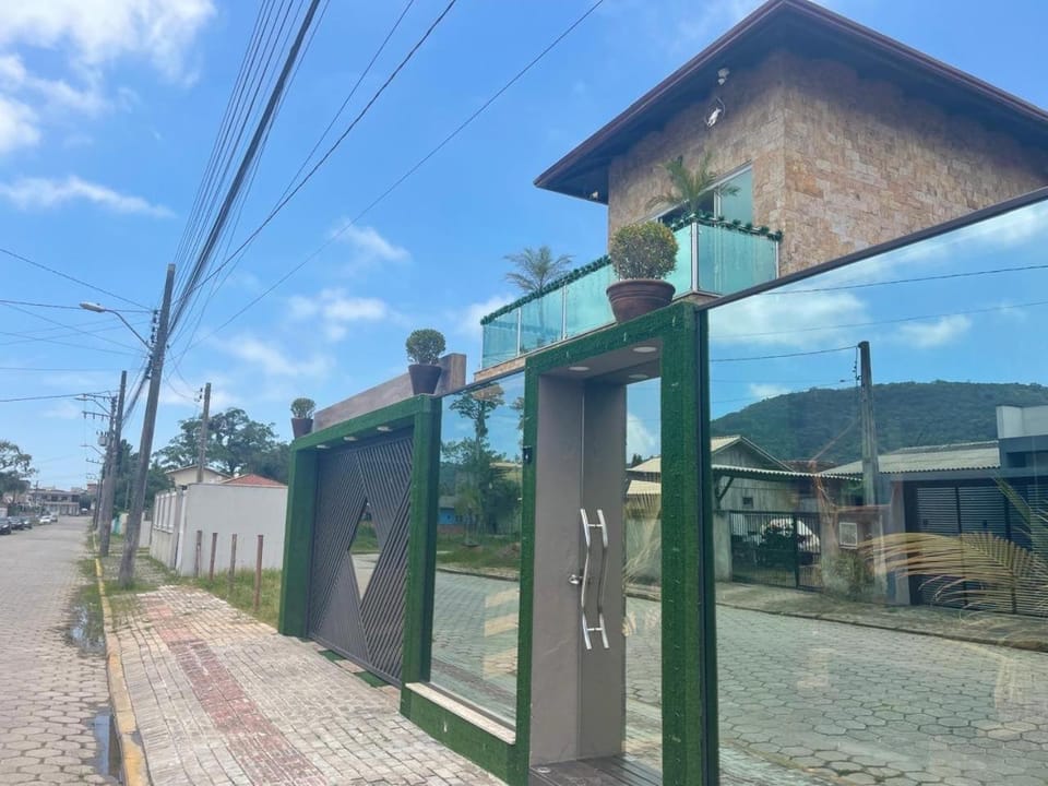 Residencial Sales House in Porto Belo