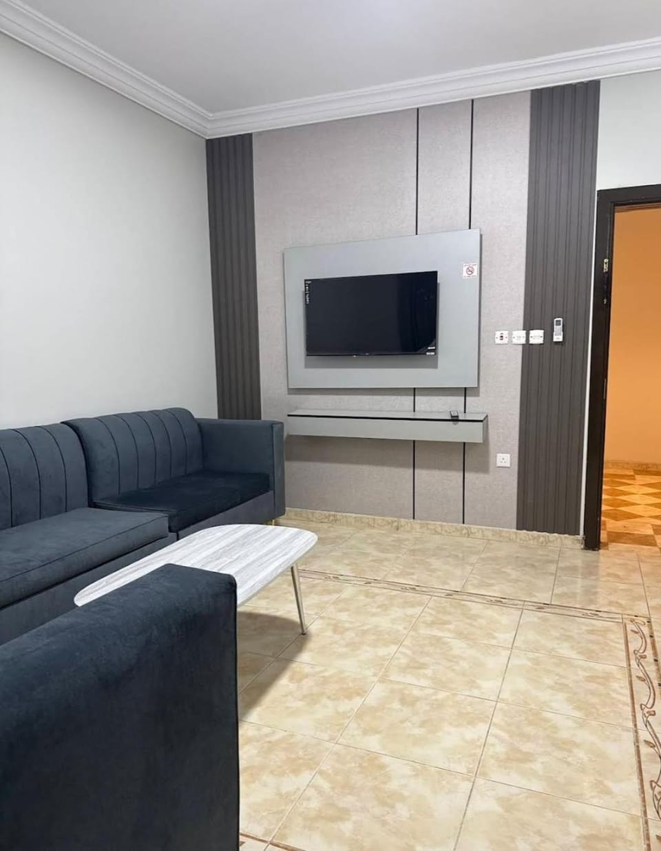 Communal lounge/ TV room, TV and multimedia, Living room, Seating area, Evening entertainment