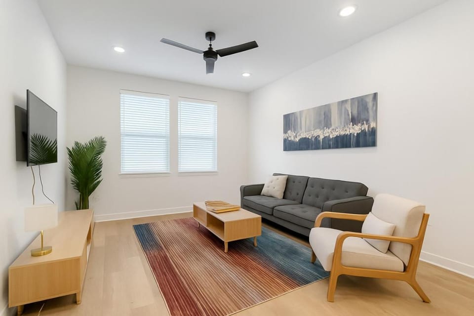 Stunning modern KINGbed pool washer dryer gym Apartment in Sherman