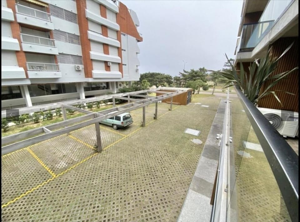Modern beachfront apartment with pool Apartment in Punta del Este