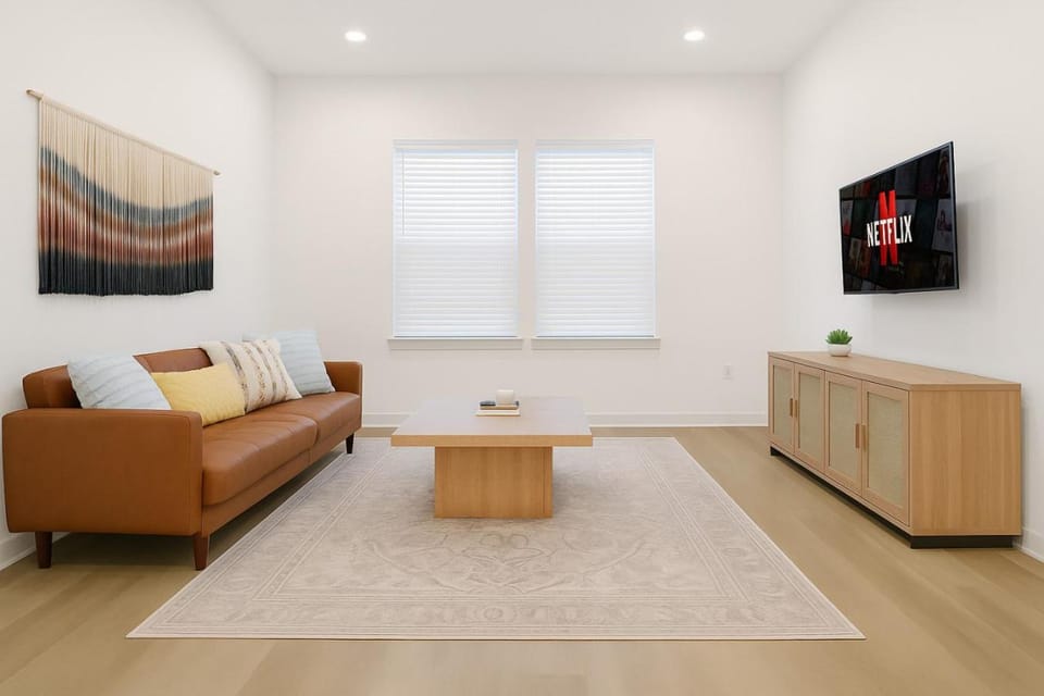 Worker Friendly KINGbed Washer Dryer A plus Location Wifi Apartment in Sherman