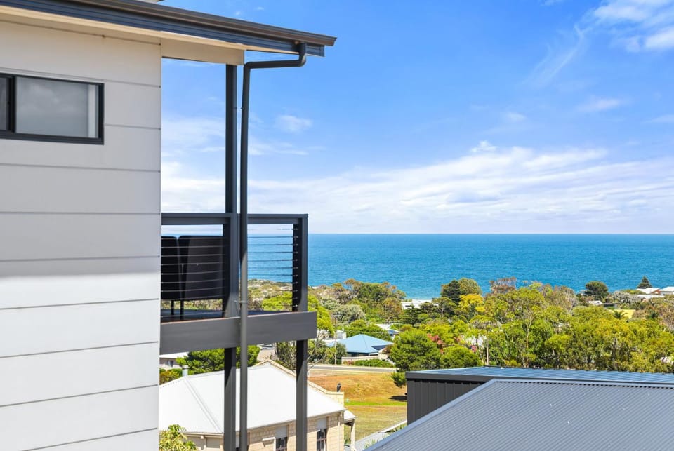 Ocean Heights - 27 Stacey Drive House in Carrickalinga