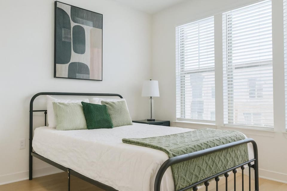 WorkerFriendly Gym Pool WasherDryer A plus Location Apartment in Sherman