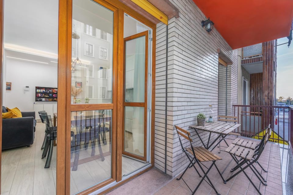 4 min to Metro - 8 min to LIN Airport - University area Apartment in Milan