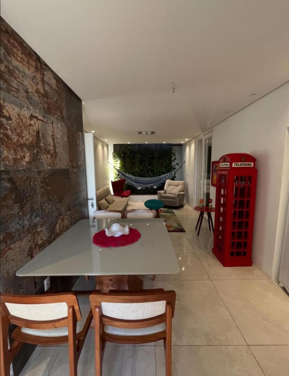 Seating area, Dining area