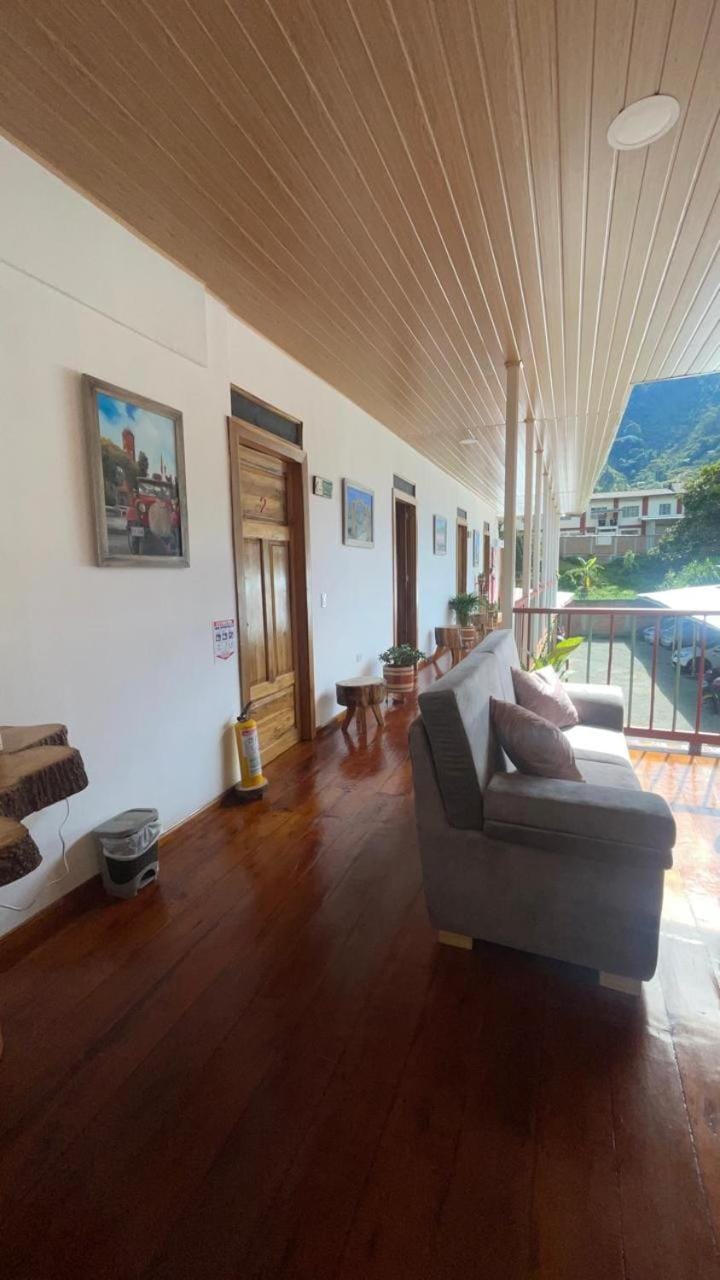 TV and multimedia, Living room, Seating area, Mountain view