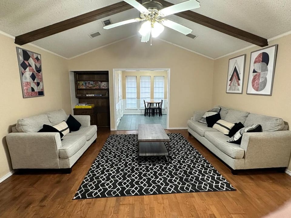NEW Grand Escape For Large Families and Groups House in Garland