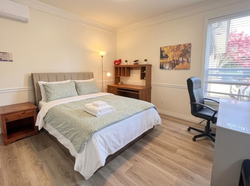 Bed, View (from property/room), Photo of the whole room, Business facilities, Bedroom