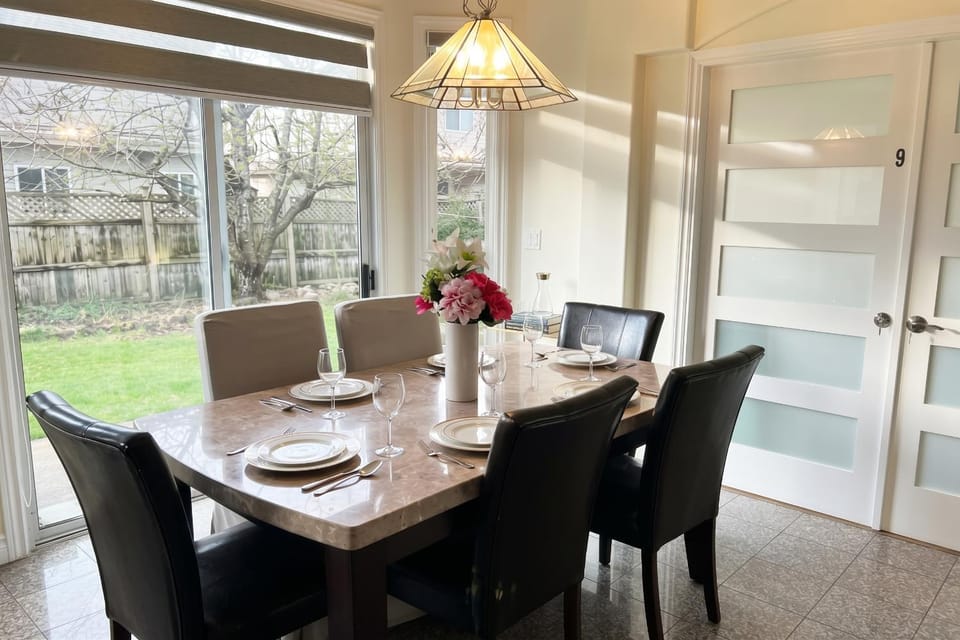 Day, Seating area, Dining area, Garden view