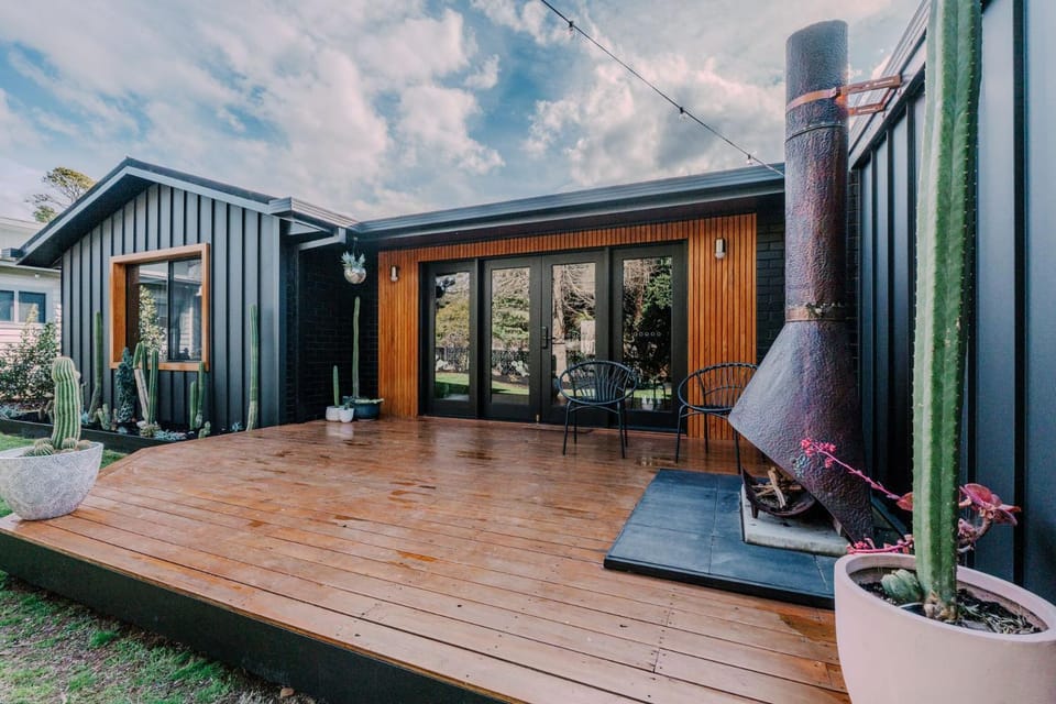 Black Diamond - Pet Friendly, Magnesium Spa House in Porepunkah