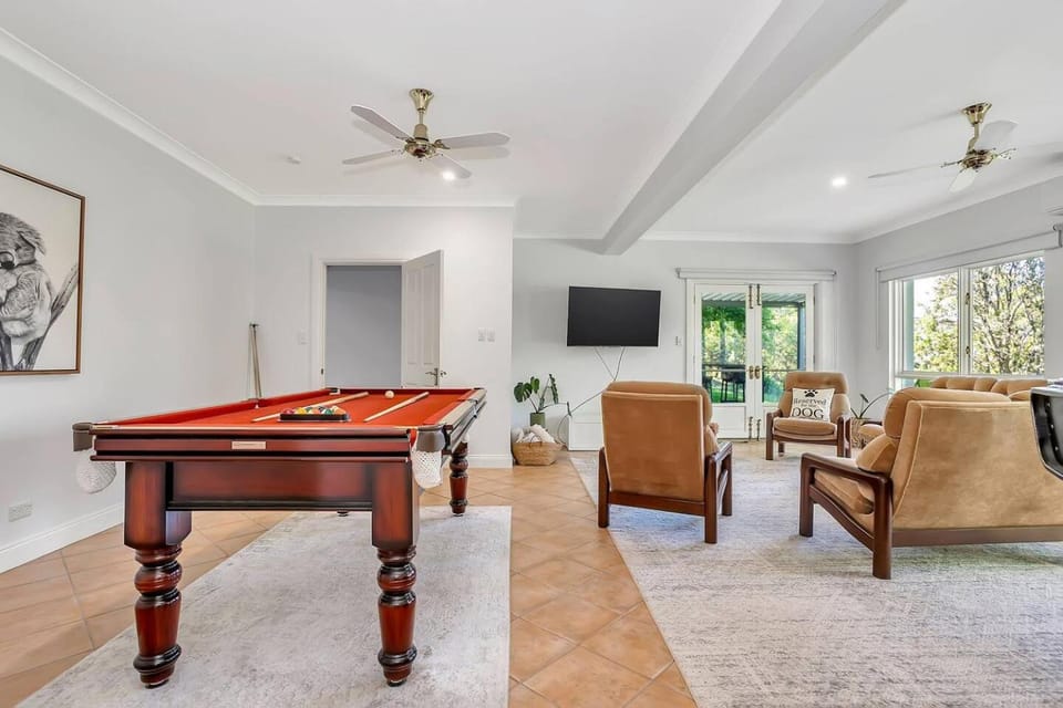 Billiard, Game Room, TV and multimedia, Living room