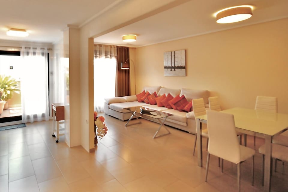 Living room, Photo of the whole room