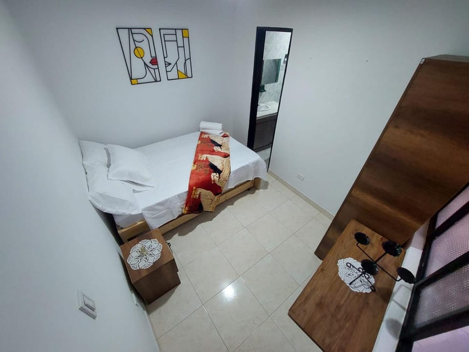 Photo of the whole room, Bedroom, wardrobe