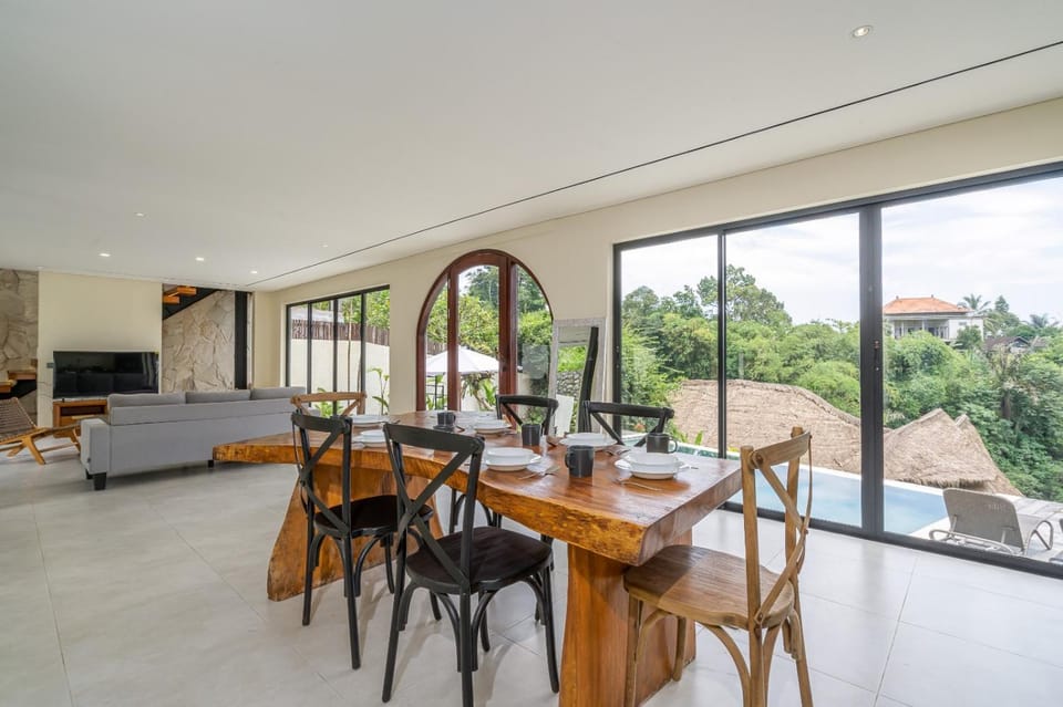 ESTUVILLA by Serenity 2BR & Private Pool in Ubud Villa in Tampaksiring