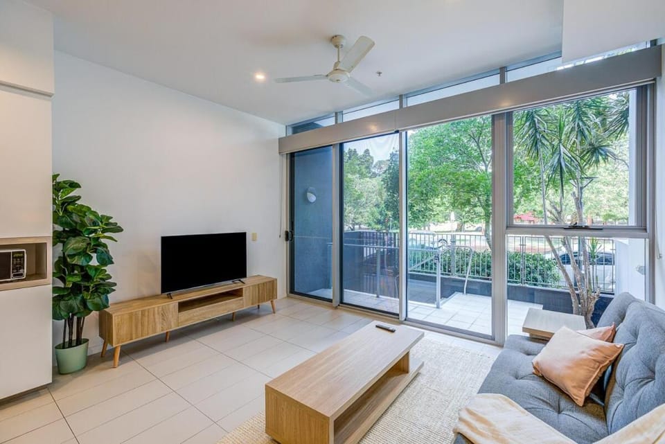 TV and multimedia, View (from property/room), Balcony/Terrace, Living room, Seating area, air conditioner