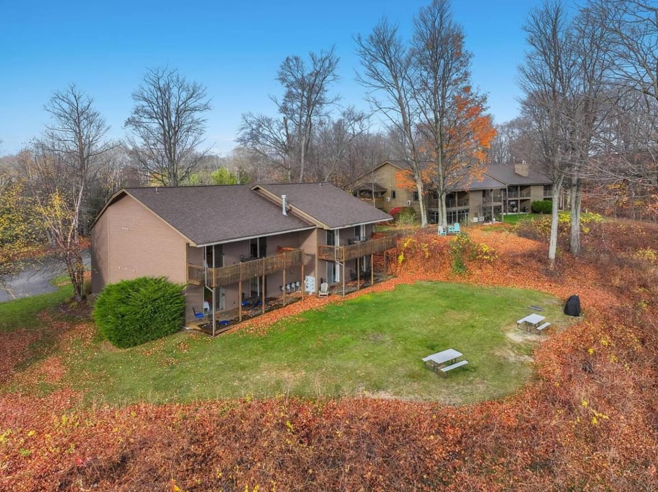 Torch Lake Vista A Ga Ming Golf Retreat 741 Unit 9A House in Torch Lake
