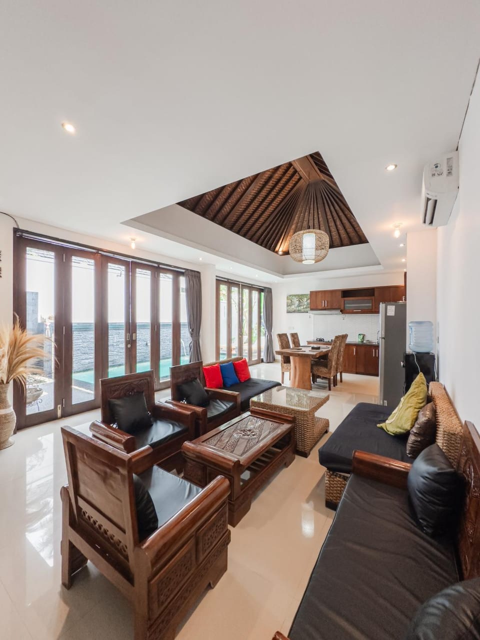 Living room, Seating area