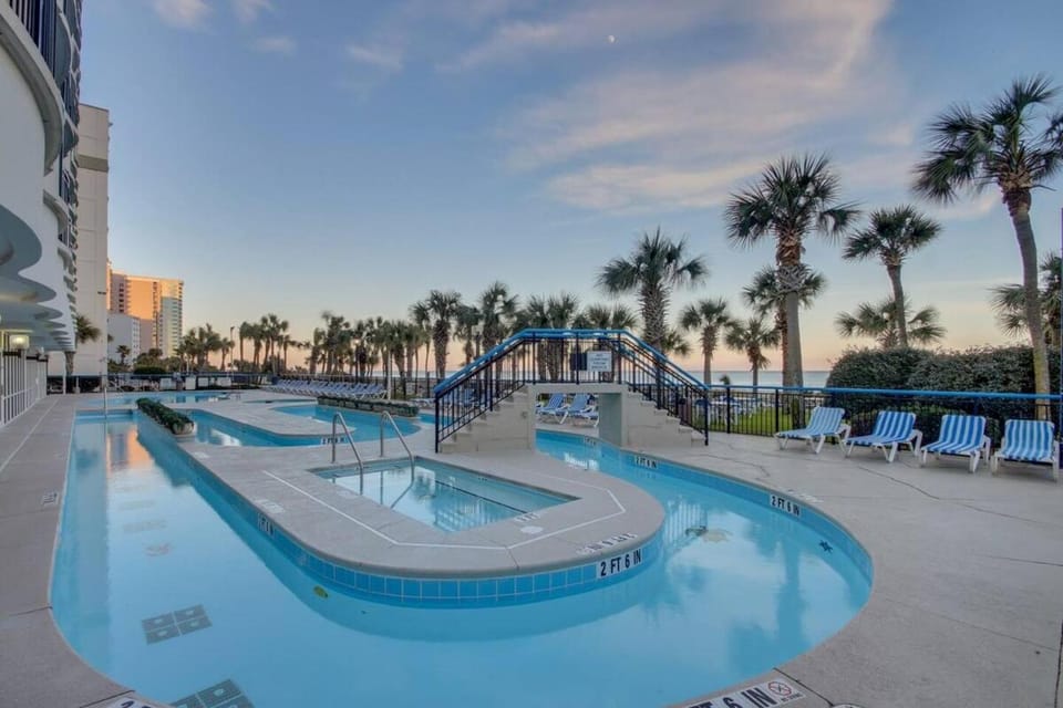 Inviting Oceanfront 1Br w Jetted tub! B936 Apartment in Myrtle Beach