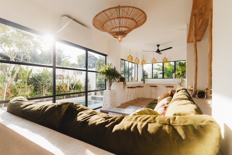 Living room, Seating area, air conditioner