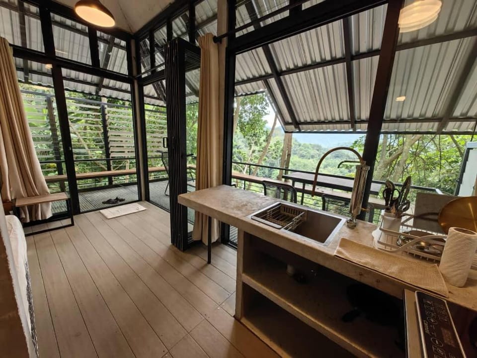 Amazing Mountain View Lodge with Pool House in Selangor, Malaysia