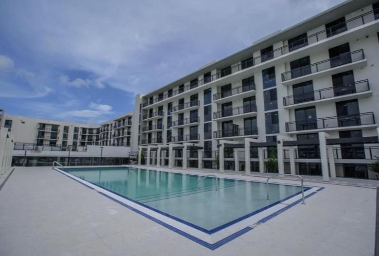 High Floor Property-Expansive Views- Sleep 6 Miami Apartment in North Miami