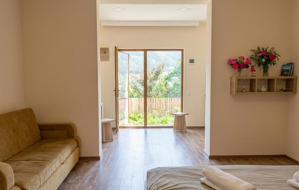 Bed, Garden, Photo of the whole room, Bedroom, Garden view