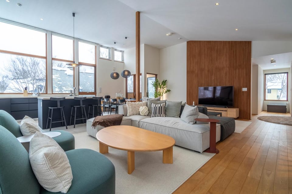 Communal lounge/ TV room