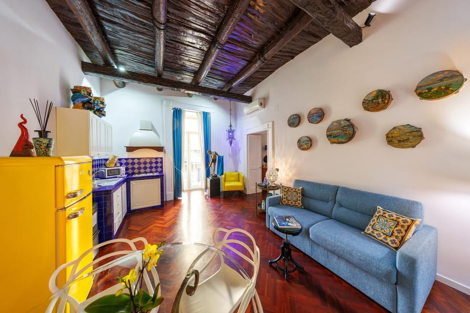 Bellini Inn Primo Piano House in Naples
