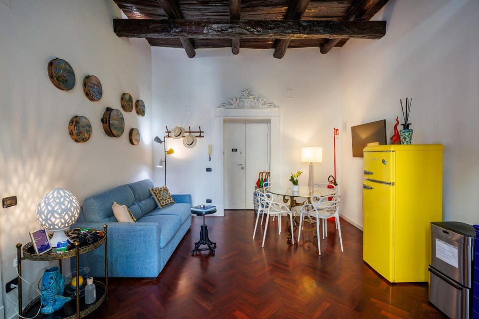 Bellini Inn Primo Piano House in Naples