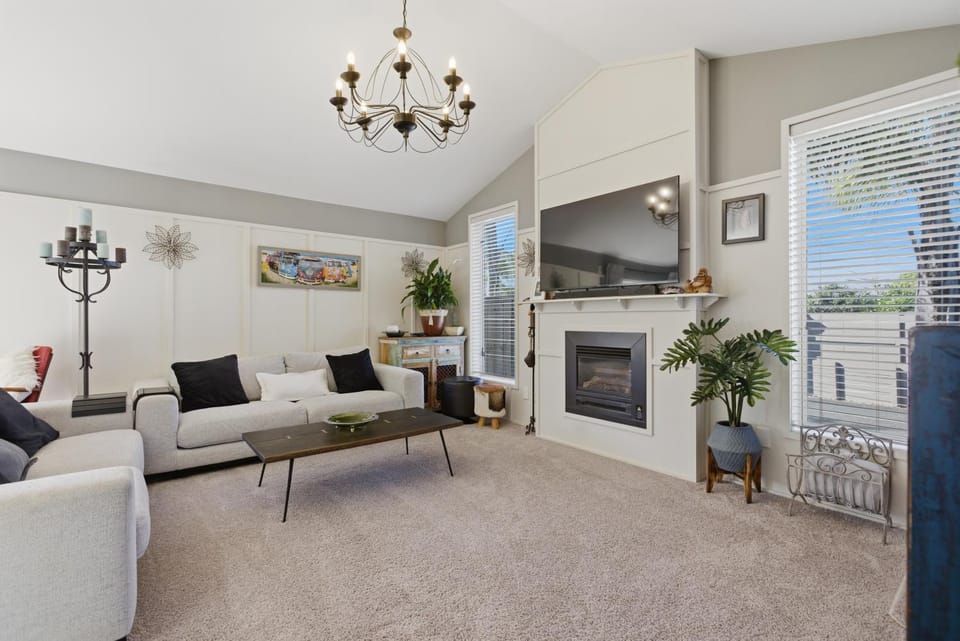 Hunter Lodge Your Papamoa Beach Escape Rest Relax Stay House in Bay Of Plenty