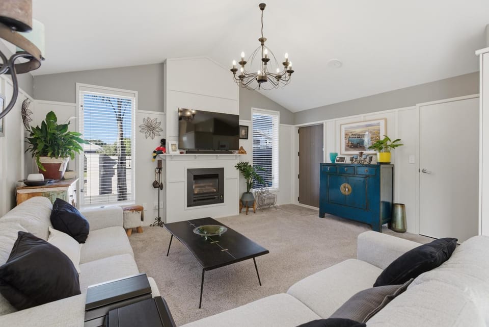 Hunter Lodge Your Papamoa Beach Escape Rest Relax Stay House in Bay Of Plenty