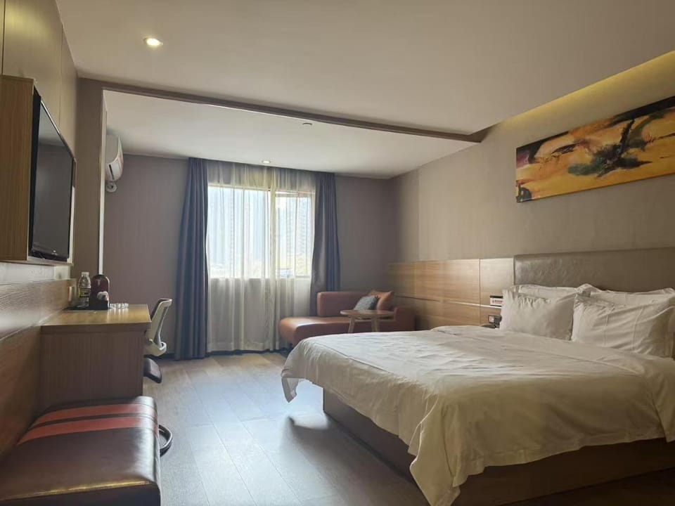 Bed, Living room, Photo of the whole room, Bedroom