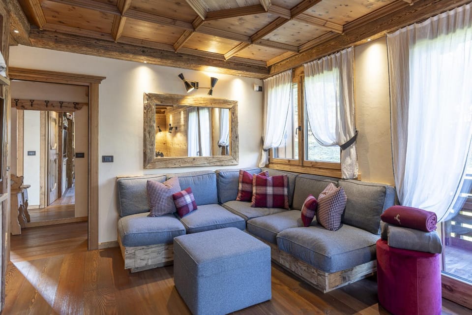 Communal lounge/ TV room, Living room