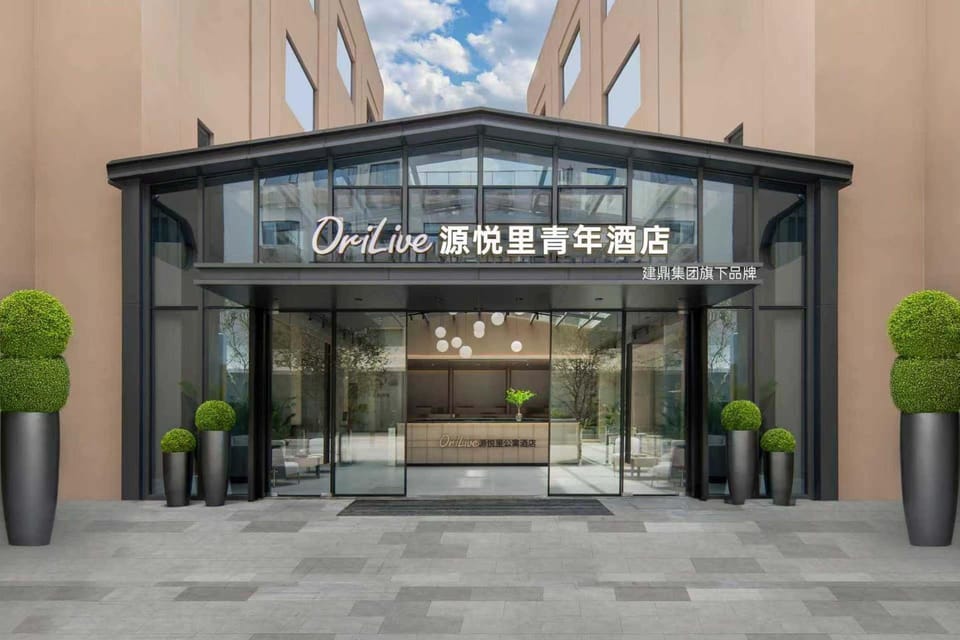 Property building, Day