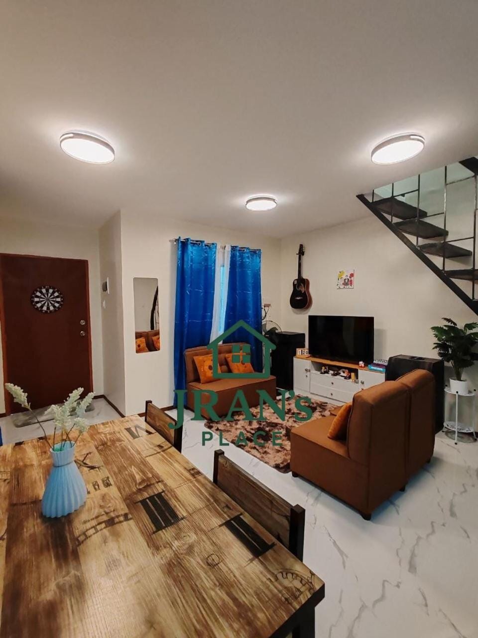 Darts, Game Room, Game Room, TV and multimedia, Living room, Seating area, Guests, children, Family, internet