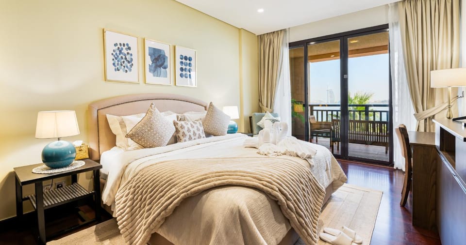 Bed, View (from property/room), Balcony/Terrace, Photo of the whole room, Bedroom, Sea view