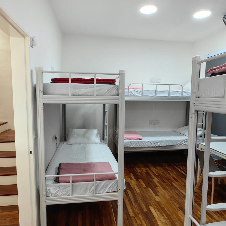 Bedroom, bunk bed
