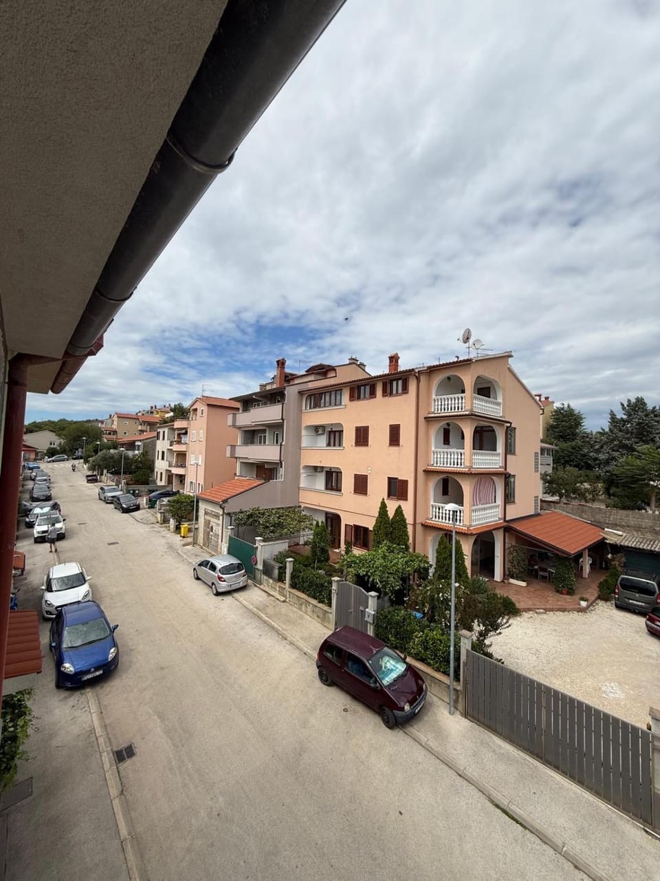 Neighbourhood, Street view