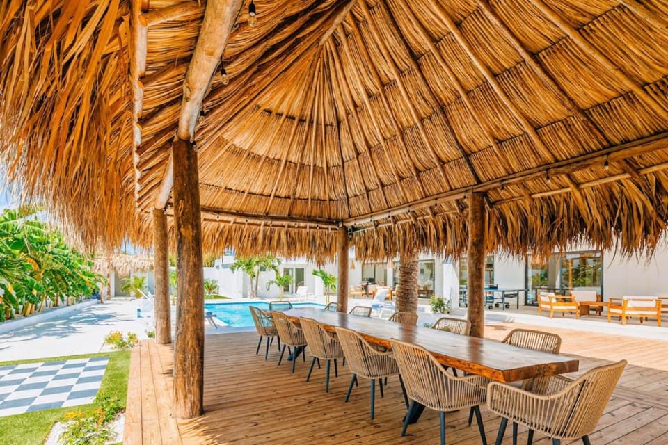 Conch Beach Villa NEW 7-Bed 6 Bath Pool 5-min to Beach by Bocobay Villa in Noord
