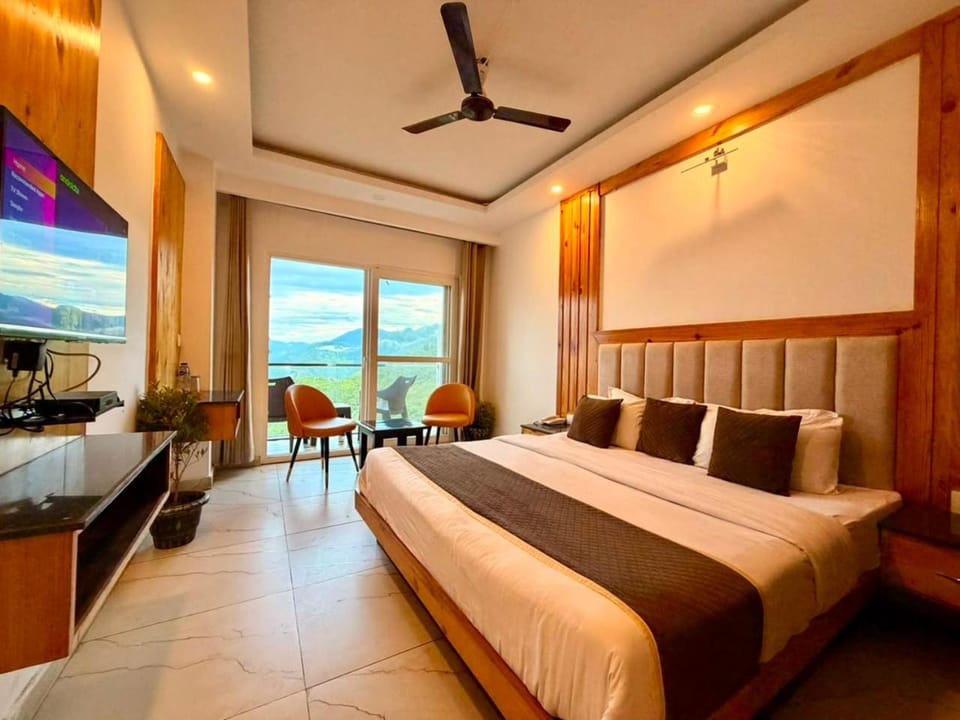 Bed, Natural landscape, TV and multimedia, Living room, Photo of the whole room, Seating area, Bedroom, Mountain view, fireplace, hair dresser