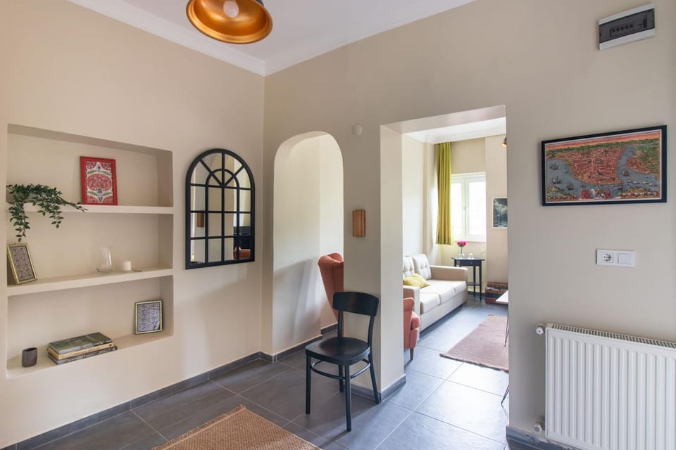 Calm & Charming 1BR with Shared Lush Garden Access Apartment in Istanbul