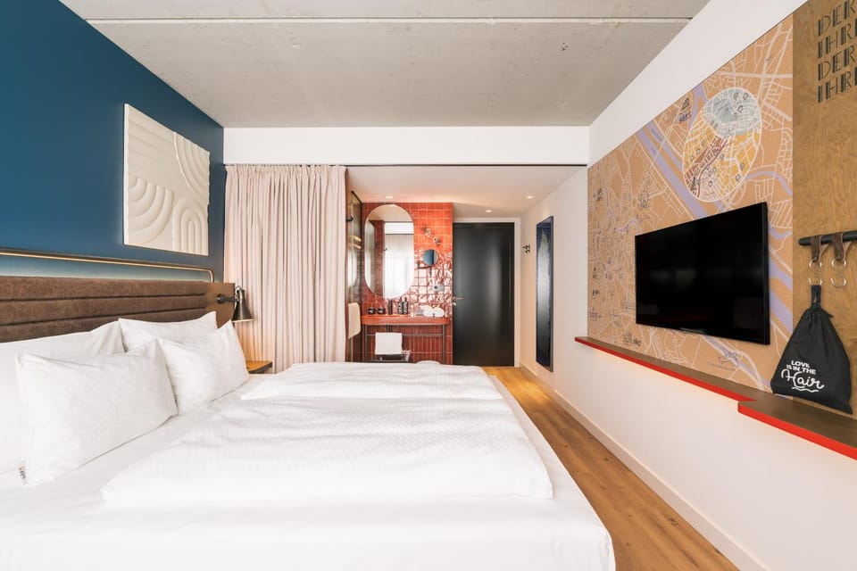 Bed, Photo of the whole room