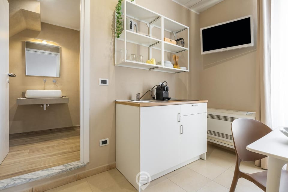 Kitchen or kitchenette